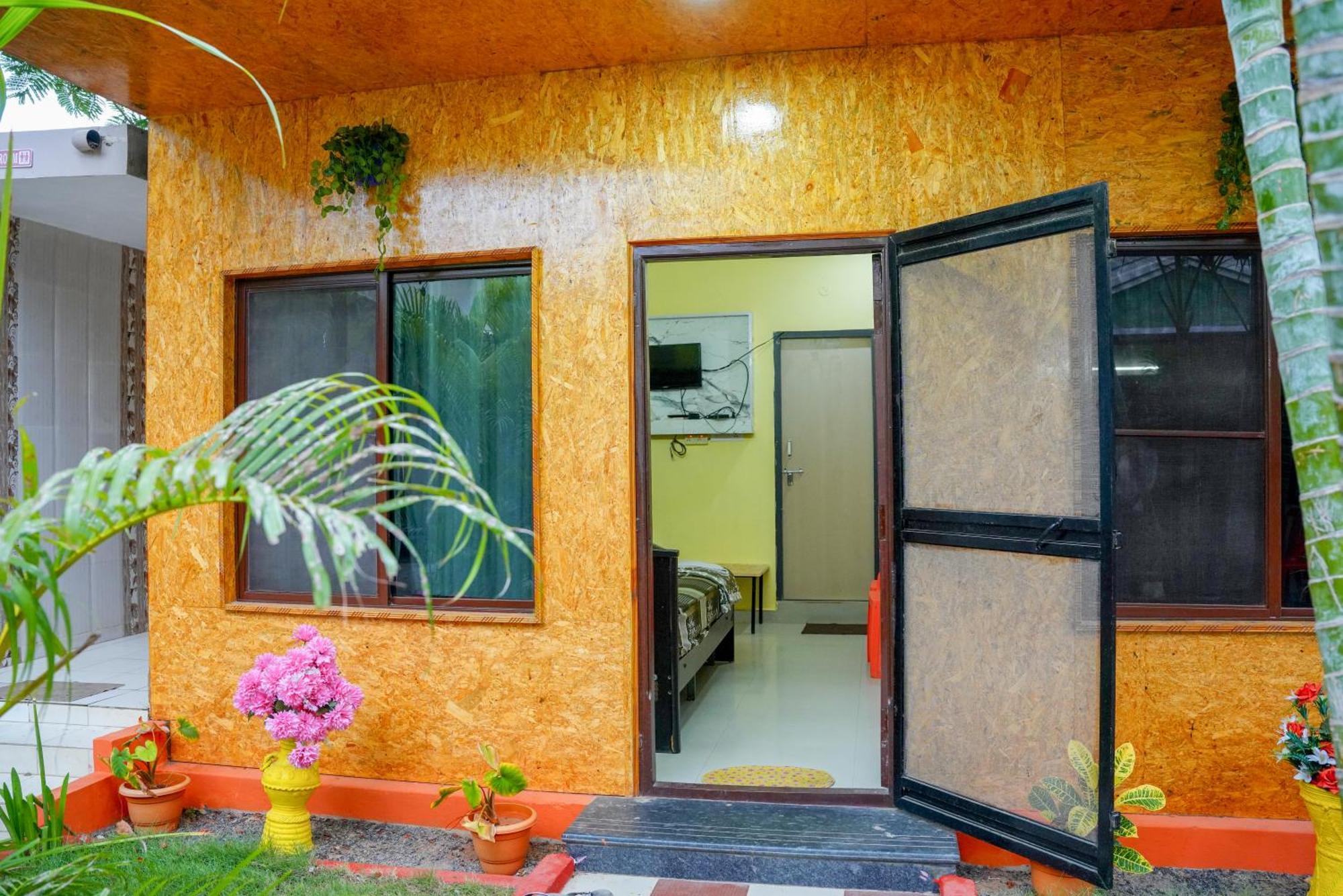 Lotus Pond Resort & Spa Bapatla Luaran gambar