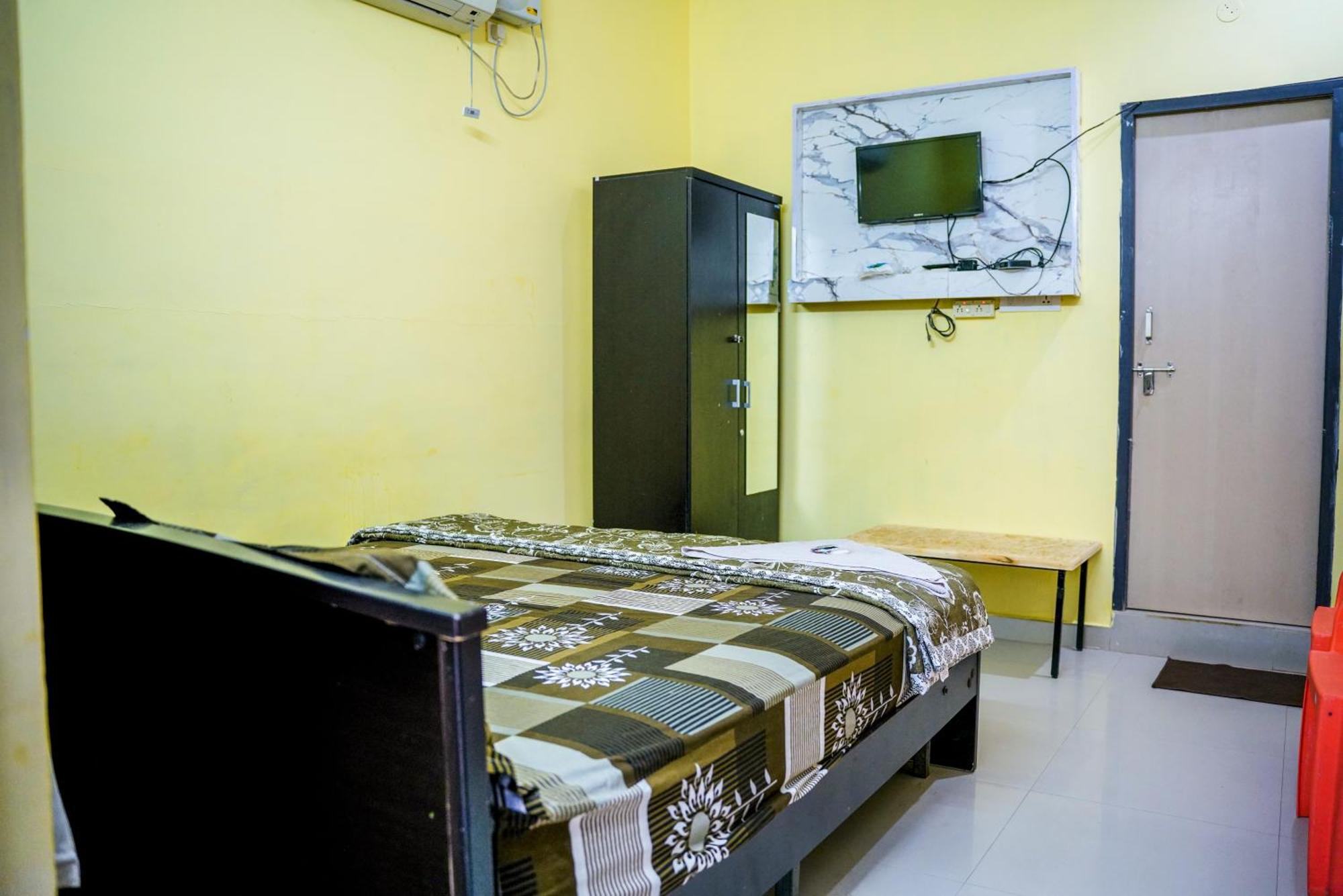 Lotus Pond Resort & Spa Bapatla Luaran gambar