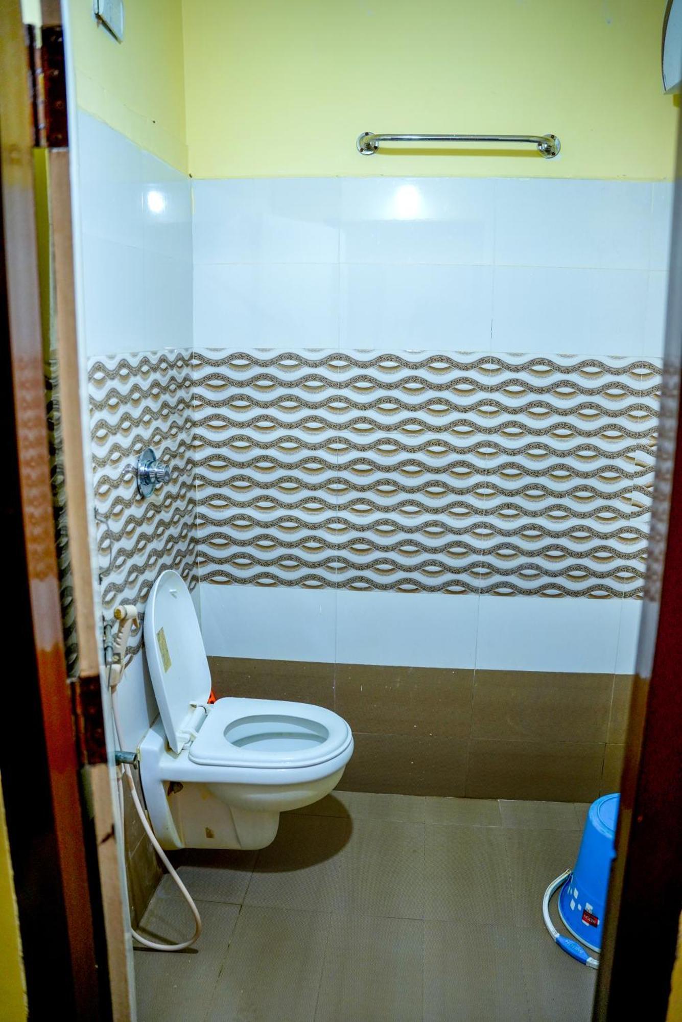 Lotus Pond Resort & Spa Bapatla Luaran gambar